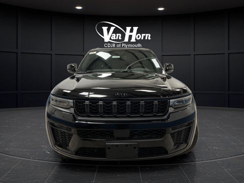 New 2026 Jeep Grand Cherokee Altitude AWD/4WD image 12