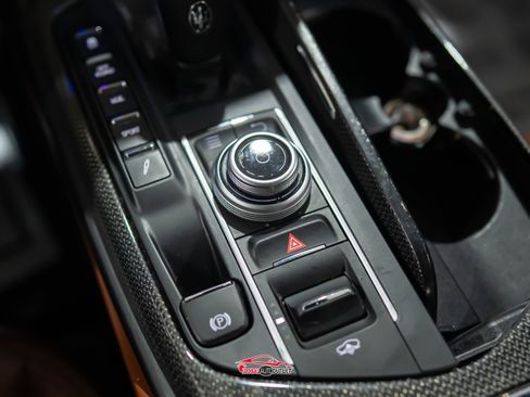 Used 2019 Maserati Levante S GranLusso image 36