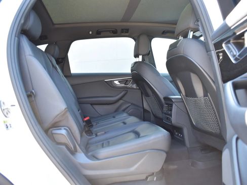 Used 2020 Audi Q7 3.0T Premium Plus w/ Premium Plus Package AWD/4WD image 29
