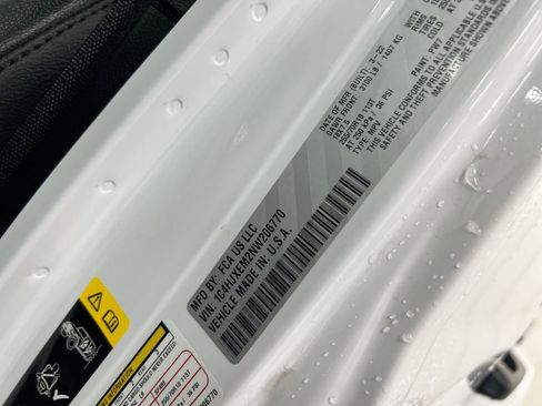 Used 2022 Jeep Wrangler Unlimited Sahara w/ Cold Weather Group image 28