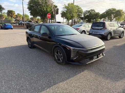 Used 2025 Kia K4 LXS image 7