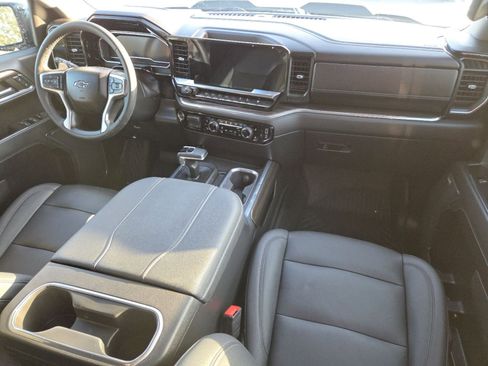 Used 2024 Chevrolet Silverado 1500 LT Trail Boss w/ Convenience Package II image 29