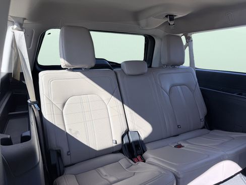 Used 2024 Ford Expedition Max Limited image 48