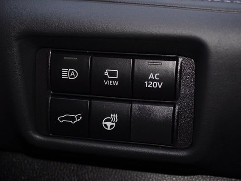 Used 2023 Toyota Highlander Platinum image 17