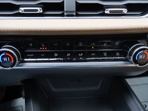 New 2026 Chevrolet Equinox ACTIV image 18