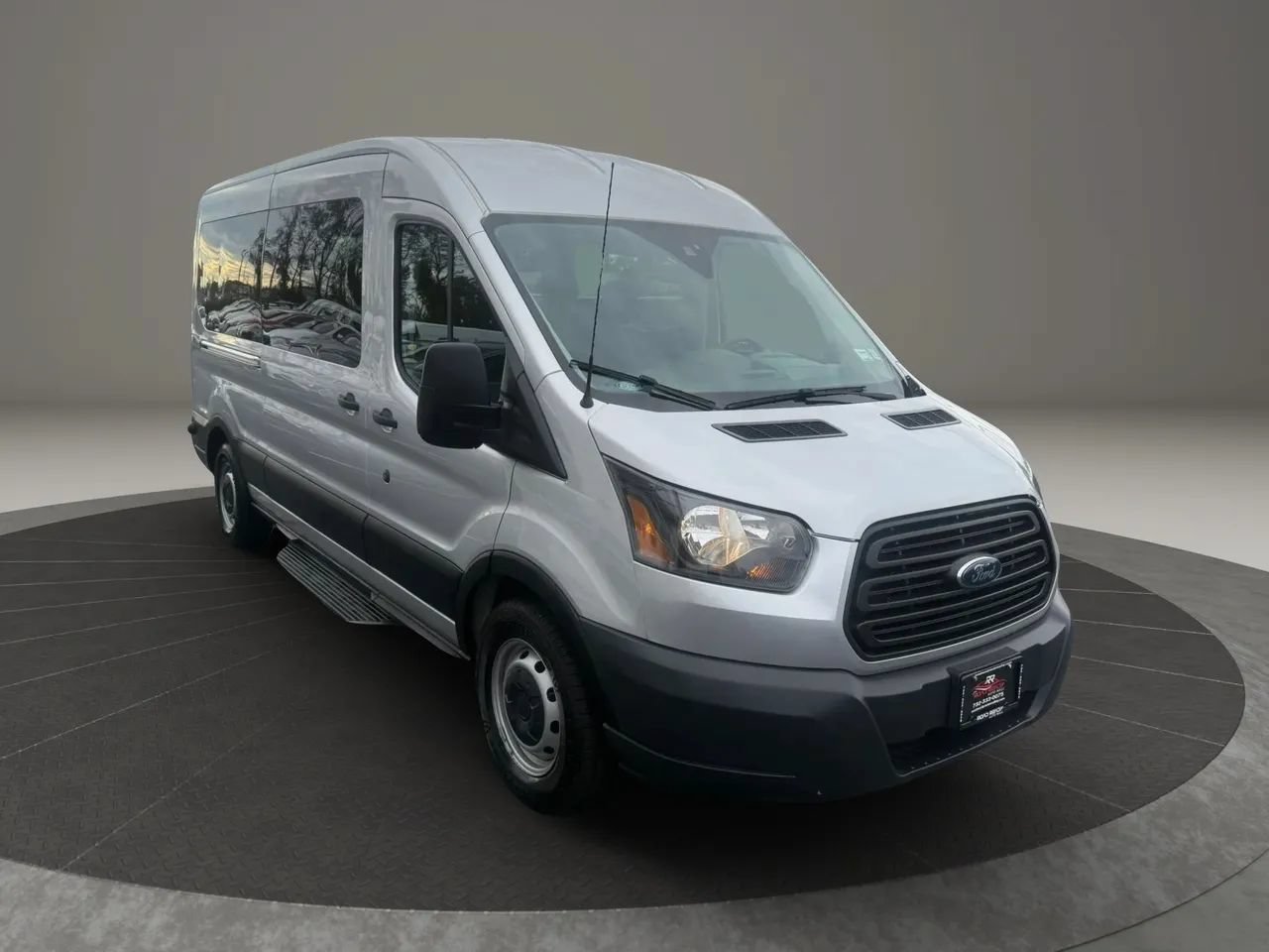 Used 2017 Ford Transit 350 XL RWD image 5
