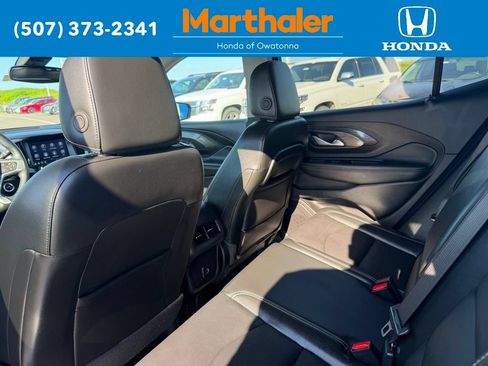 Used 2024 GMC Terrain SLT AWD/4WD image 14