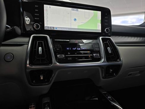 Used 2023 Kia Sorento SX Prestige image 28