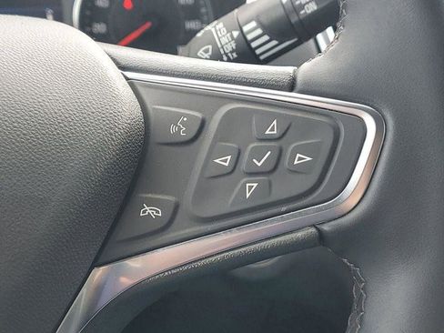 Used 2024 Chevrolet Equinox LT image 9