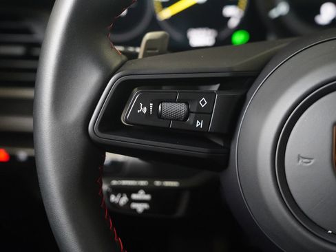Used 2022 Porsche 911 GT3 RWD image 17