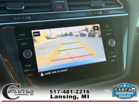 Used 2018 Volkswagen Tiguan SE w/ Panoramic Sunroof Package image 23