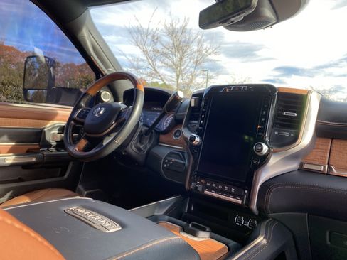 Used 2022 RAM 3500 Limited w/ Max Tow Package image 6