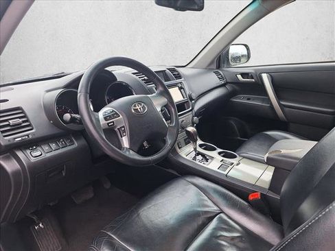 Used 2013 Toyota Highlander SE image 7