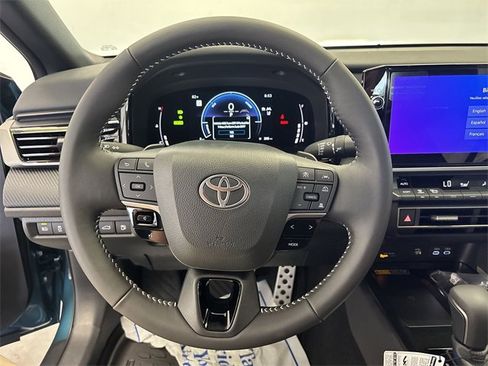Used 2025 Toyota Camry SE w/ Multimedia Upgrade Package image 15
