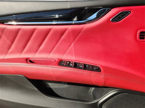 Used 2021 Maserati Quattroporte S GranLusso Q4 image 21