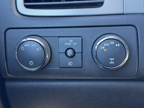 Used 2012 Chevrolet Avalanche LT image 26