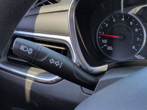 Used 2019 Chevrolet Equinox LT FWD image 16