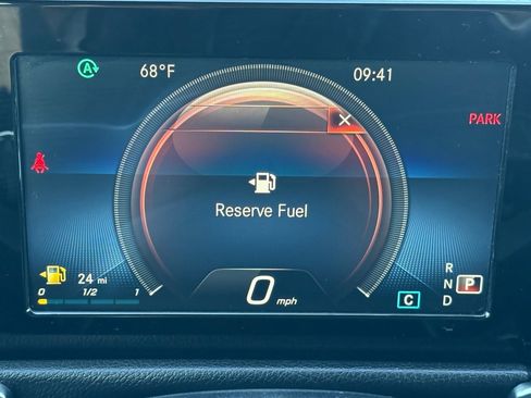 Used 2021 Mercedes-Benz GLB 250 image 16