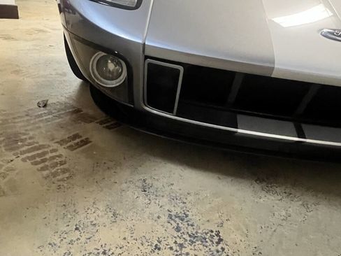 Used 2006 Ford GT RWD image 3