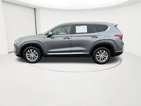 Used 2019 Hyundai Santa Fe SE image 2