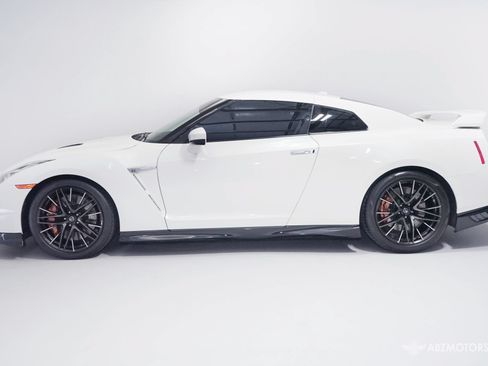 Used 2020 Nissan GT-R Premium w/ Premium Interior Package AWD/4WD image 4
