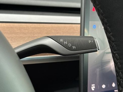 Used 2024 Tesla Model Y Performance AWD/4WD image 23