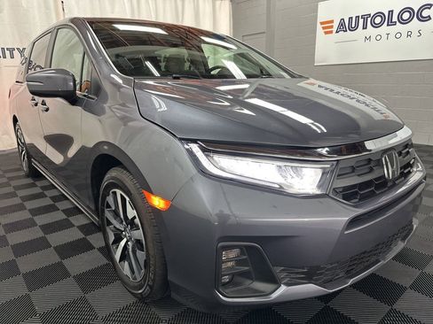 Used 2025 Honda Odyssey EX-L image 3