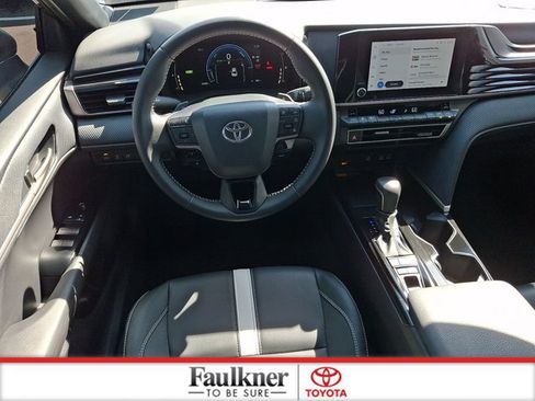Certified 2025 Toyota Camry SE FWD image 11