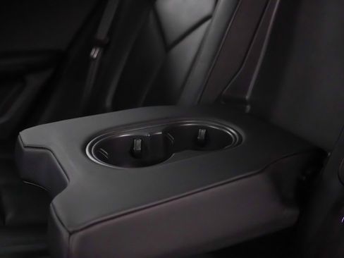 Used 2025 Porsche Macan image 19