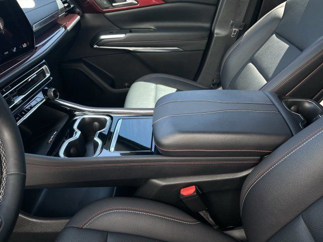 Used 2025 Chevrolet Traverse Z71 AWD/4WD image 20