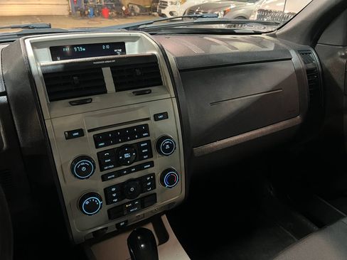 Used 2011 Ford Escape XLT w/ 202A Rapid Spec Order Code AWD/4WD image 12