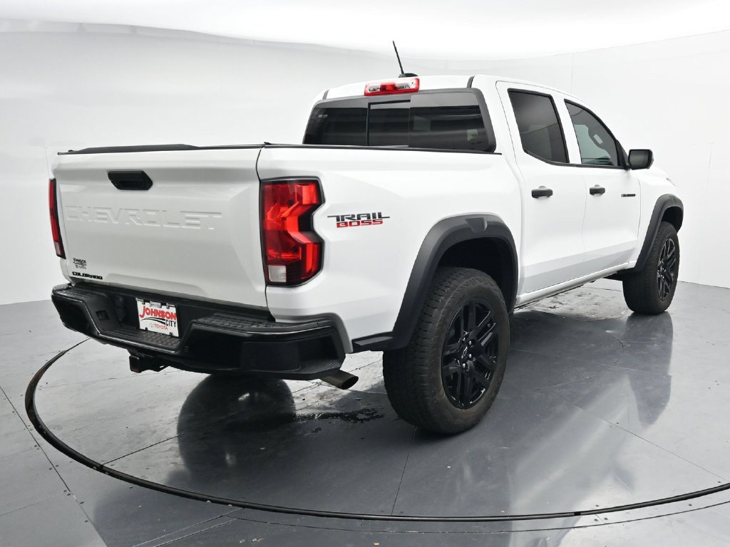 Used 2024 Chevrolet Colorado Trail Boss w/ Technology Package AWD/4WD image 7