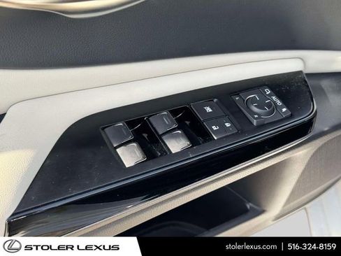 Used 2024 Lexus ES 350 w/ Premium Package image 18