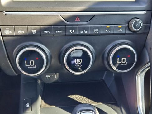 Used 2018 Jaguar E-PACE S image 17