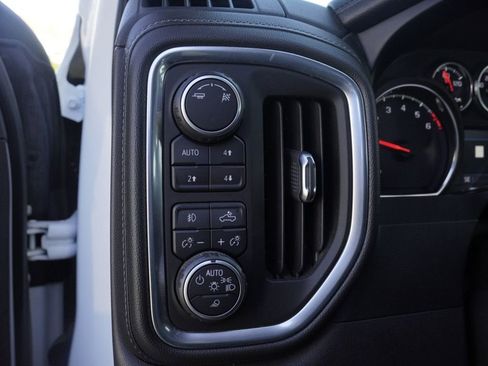 Used 2019 Chevrolet Silverado 1500 LTZ AWD/4WD image 11