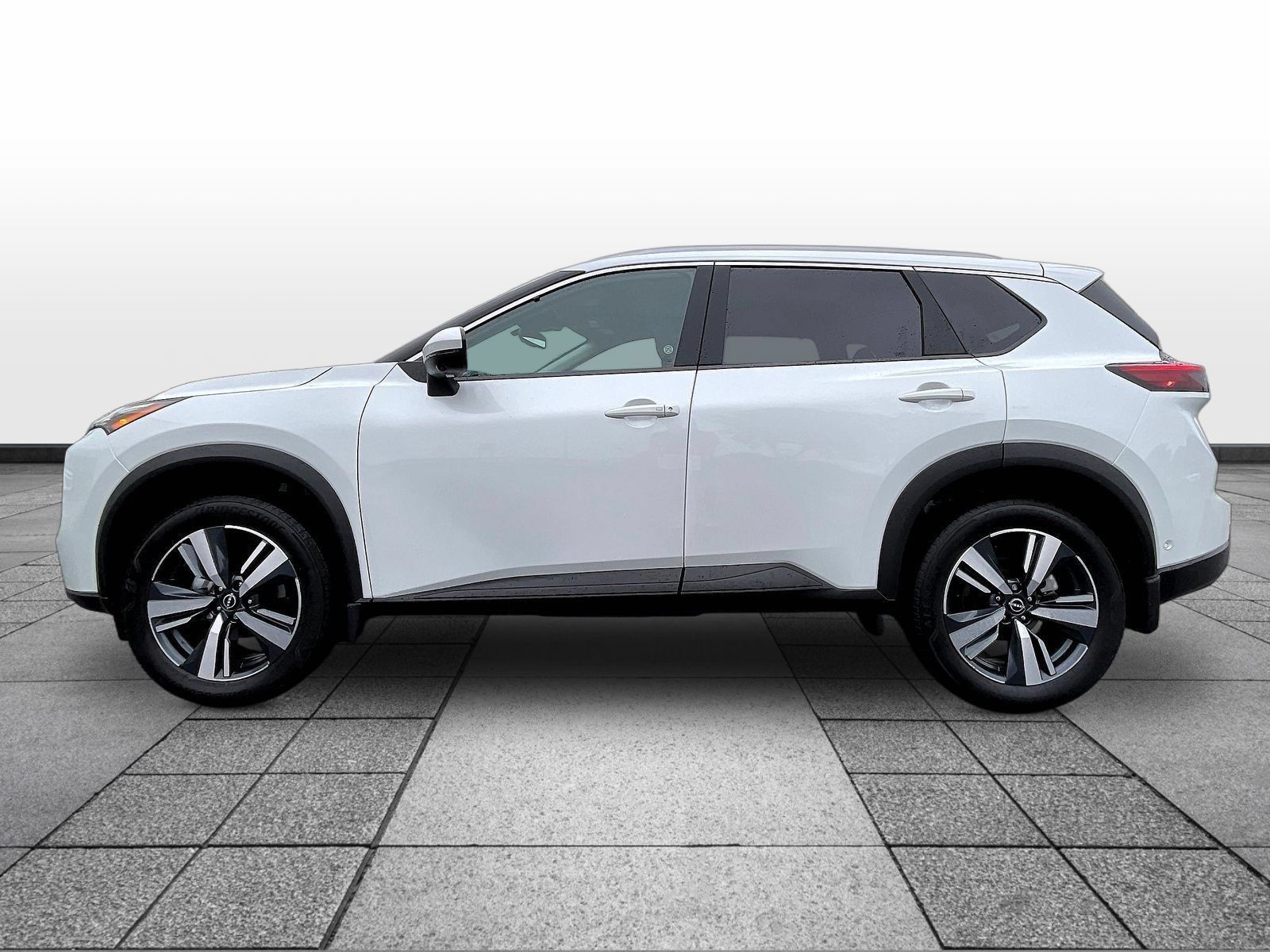 Certified 2024 Nissan Rogue SL w/ SL Premium Package AWD/4WD image 8