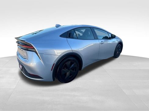 Used 2024 Toyota Prius LE image 4