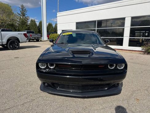 Used 2017 Dodge Challenger SRT w/ Technology Group RWD image 5