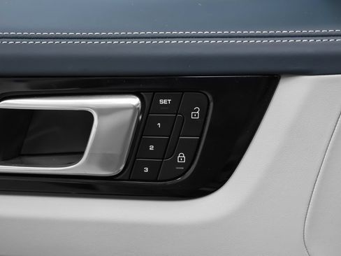 Certified 2023 Porsche Cayenne AWD/4WD image 27