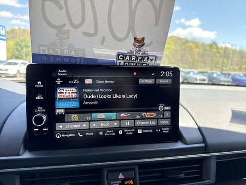 Used 2025 Honda Pilot Black Edition image 14