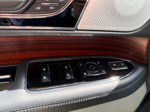 Used 2024 Lincoln Navigator Reserve AWD/4WD image 25