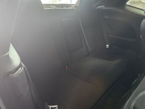 Used 2015 Dodge Challenger SXT RWD image 19