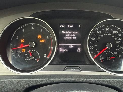 Used 2016 Volkswagen Golf Limited Edition image 16