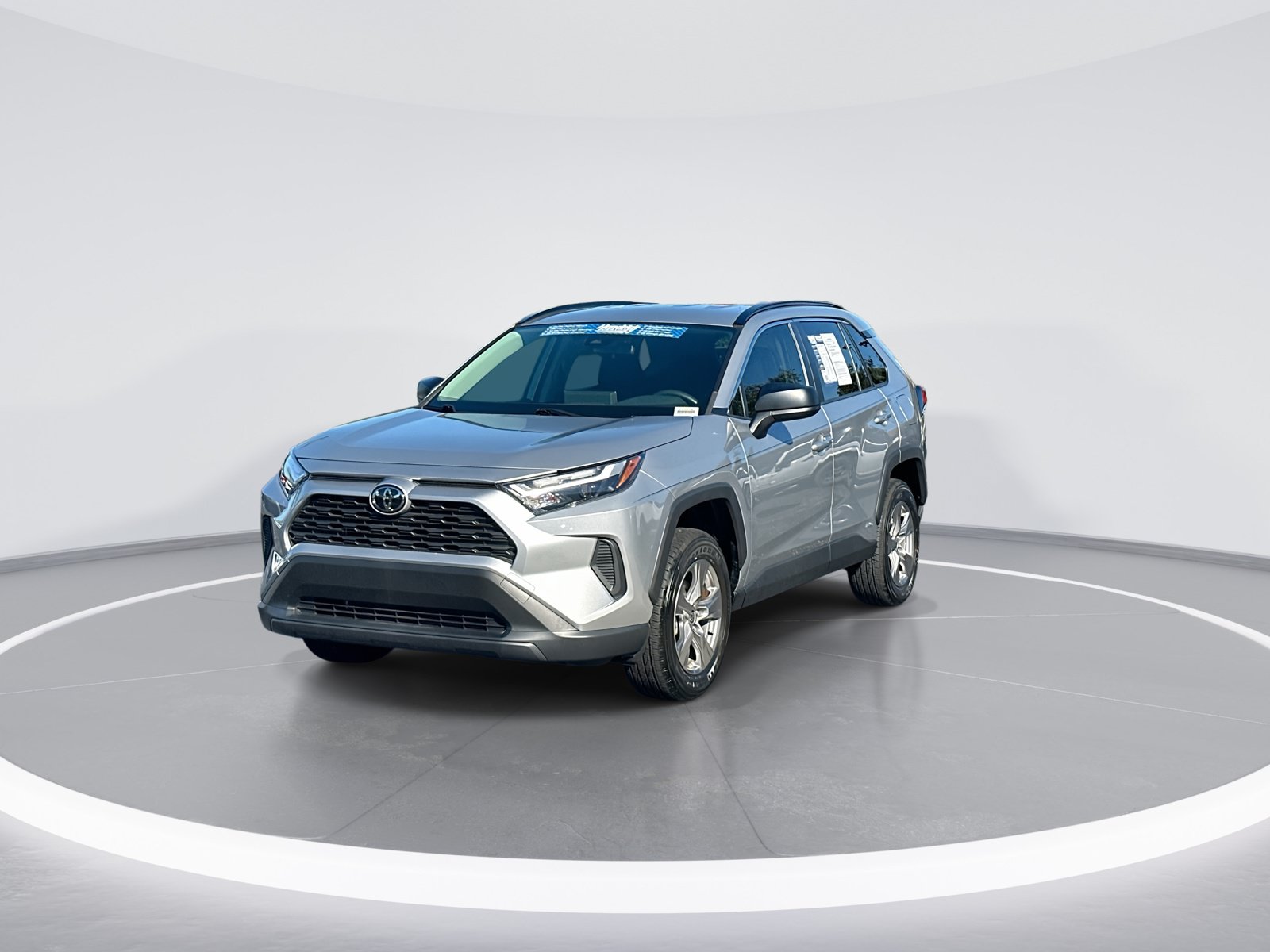 Used 2025 Toyota RAV4 LE AWD/4WD image 5