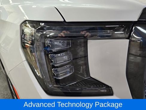 Used 2024 GMC Yukon Denali Ultimate AWD/4WD image 5