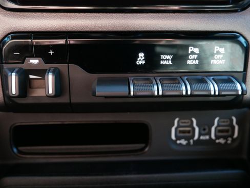 Used 2021 RAM 1500 Laramie image 30
