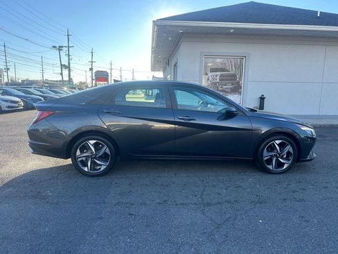 Used 2023 Hyundai Elantra SEL w/ Convenience Package image 8