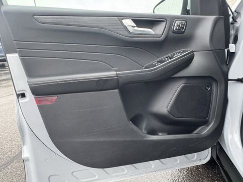 Used 2025 Ford Escape Base w/ PHEV Premium Package image 22