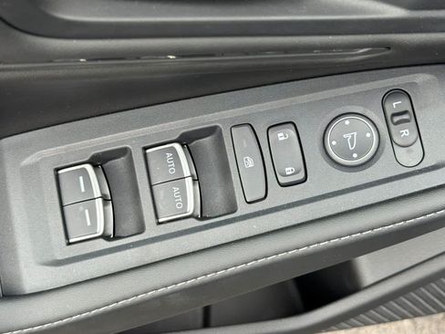 Used 2025 Honda Accord Sport image 15