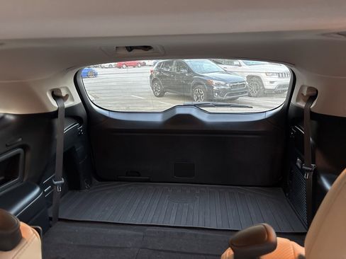 Used 2024 Subaru Ascent Limited w/ Technology Package image 9